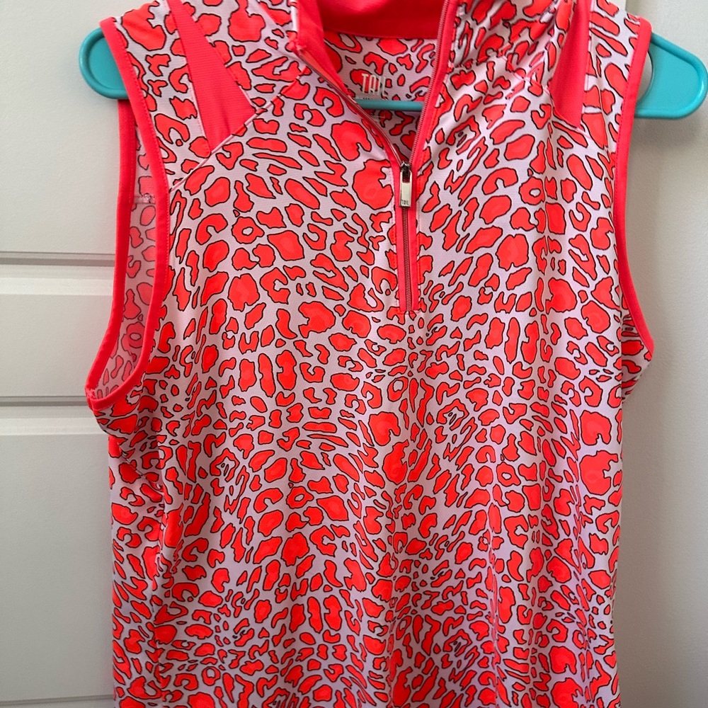 Women’s Tail Golf Top